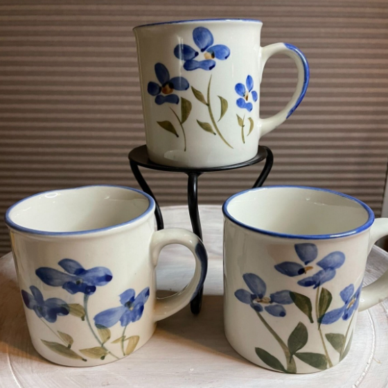 blue floral coffee mugs